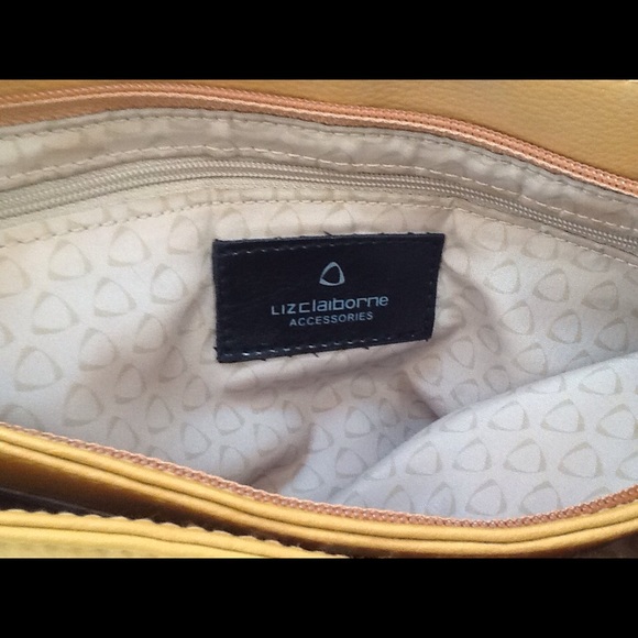 Liz Claiborne handbag camel color - Picture 4 of 4